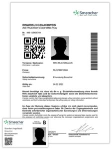 Karte und Zertifikat einer Mitarbeiterschulung